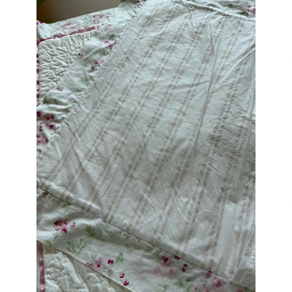 Rachel Ashwell Simply Shabby Chic standard size pillow shams